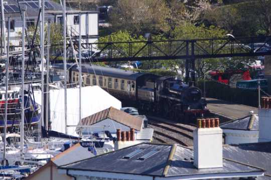 13 April 2021 - 10-26-17

----------------
Steam train Braveheart arrives in Kingswear